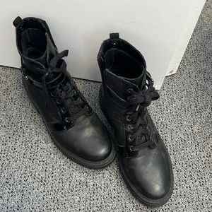 Lace up look chunk boots with zipper. In good condition. Naturalizer